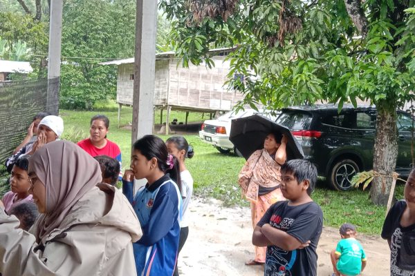 filter: 0; jpegRotation: 0; fileterIntensity: 0.000000; filterMask: 0; module:1facing:0; 
hw-remosaic: 0; 
touch: (-1.0, -1.0); 
modeInfo: ; 
sceneMode: Hdr; 
cct_value: 0; 
AI_Scene: (-1, -1); 
aec_lux: 85.0; 
hist255: 0.0; 
hist252~255: 0.0; 
hist0~15: 0.0;